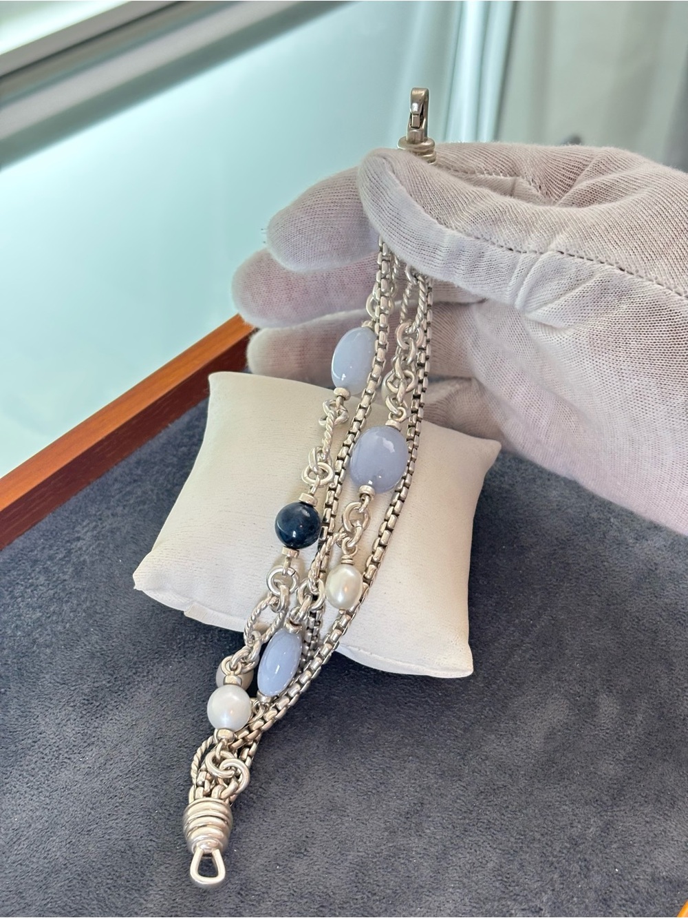 David Yurman Multi-Strand Bracelet with Chalcedony & Pearls 6.5-7" - Picture 9 of 9